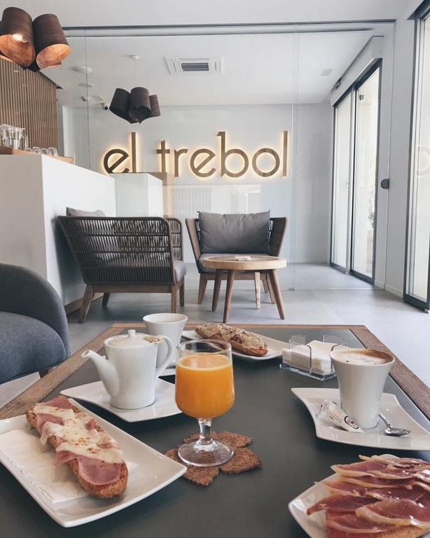El Trebol Bar & Hotel Only Adults Карбонерас Экстерьер фото